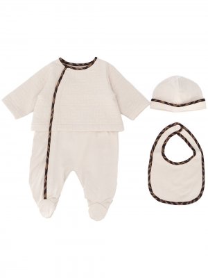 Стеганый комплект из комбинезона, шапки и нагрудника Fendi Kids. Цвет: нейтральные цвета