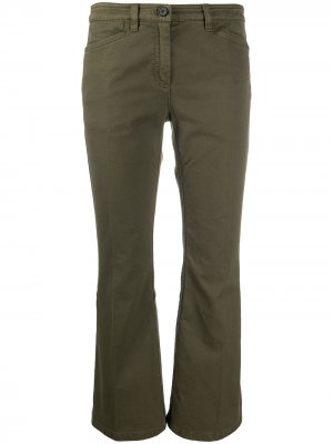 Укороченные расклешенные брюки Nº21. Цвет: зеленый