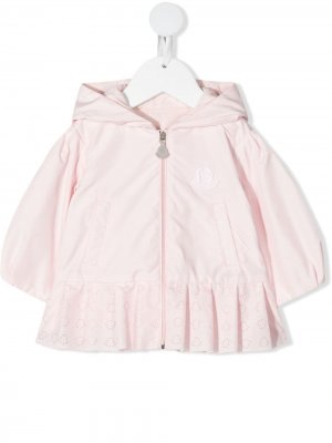 Непромокаемая куртка на молнии с нашивкой-логотипом Moncler Enfant. Цвет: розовый