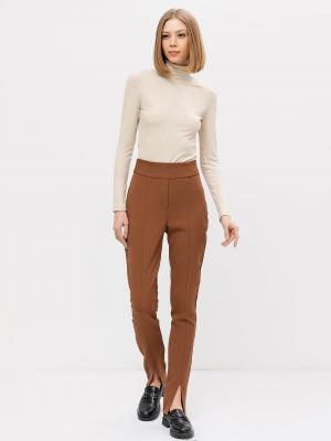 Однотонные прилегающие брюки женские с разрезами в коричневом цвете Mark Formelle. Цвет: шоколад