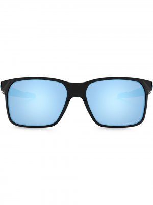 Солнцезащитные очки с зеркальными линзами Oakley. Цвет: черный