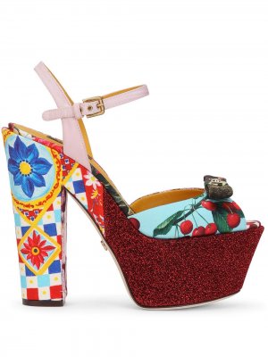 Босоножки на платформе с принтом Dolce & Gabbana. Цвет: красный