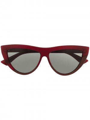 Солнцезащитные очки в оправе кошачий глаз Bottega Veneta Eyewear. Цвет: красный
