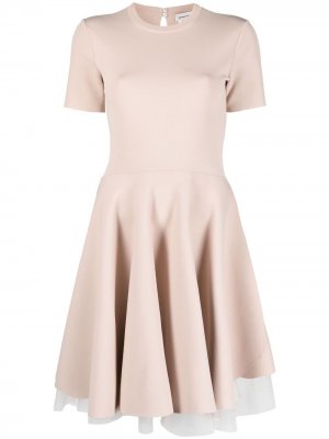 Расклешенное платье мини из джерси Alexander McQueen. Цвет: розовый