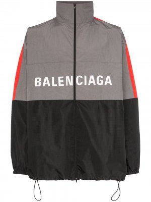 Ветровка с логотипом Balenciaga. Цвет: серый