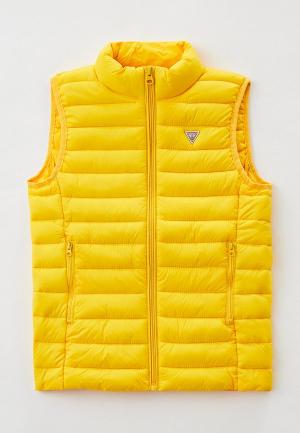 Жилет утепленный Guess. Цвет: желтый