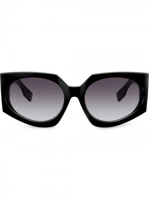 Солнцезащитные очки в массивной оправе Burberry Eyewear. Цвет: черный