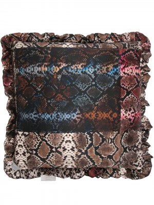 Подушка со змеиным принтом и оборками Preen By Thornton Bregazzi. Цвет: коричневый