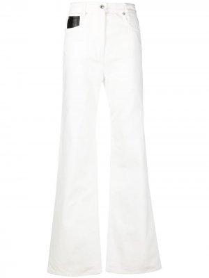 Расклешенные джинсы широкого кроя Paco Rabanne. Цвет: белый