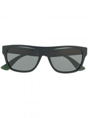 Солнцезащитные очки в прямоугольной оправе Gucci Eyewear. Цвет: черный