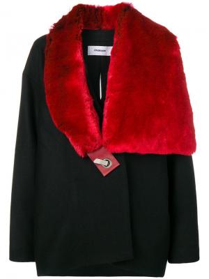 Пальто с шарфом из искусственного меха Chalayan. Цвет: черный