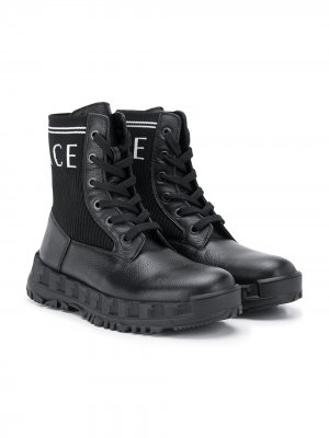 Ботинки с логотипом Young Versace. Цвет: черный