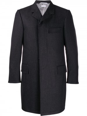 Пальто Chesterfield в полоску Thom Browne. Цвет: серый