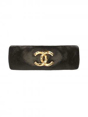 Заколка для волос с логотипом CC Chanel Pre-Owned. Цвет: черный
