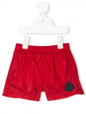 Плавки-шорты с нашивкой Moncler Enfant. Цвет: красный