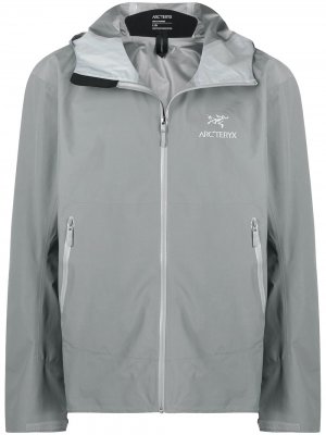 Arcteryx спортивная куртка с вышитым логотипом Arc'teryx. Цвет: серый