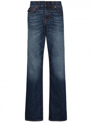 Прямые джинсы с эффектом потертости True Religion. Цвет: синий