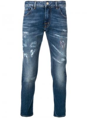 Укороченные состаренные джинсы Entre Amis. Цвет: blue