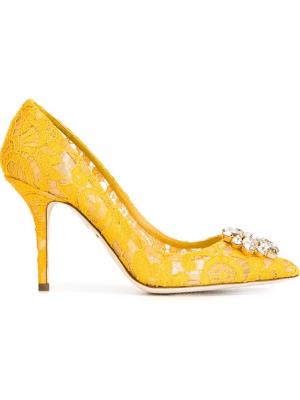 Туфли с кружевной отделкой Dolce & Gabbana. Цвет: желтый