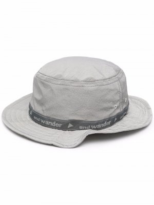 Шляпа-федора с логотипом and Wander. Цвет: серый