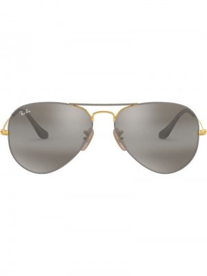 Солнцезащитные очки-авиаторы Ray-Ban. Цвет: золотистый