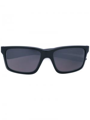 Солнцезащитные очки прямоугольной формы Oakley. Цвет: чёрный
